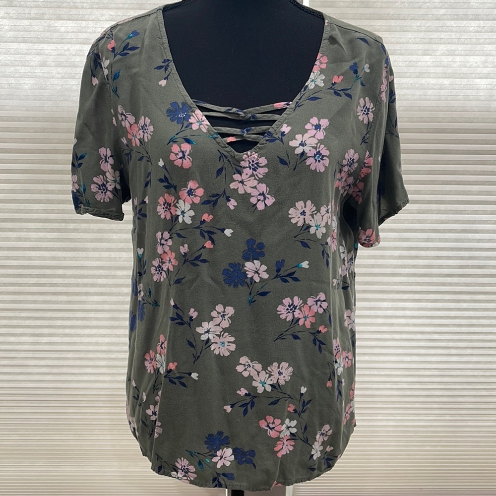 SO green top. Size L.